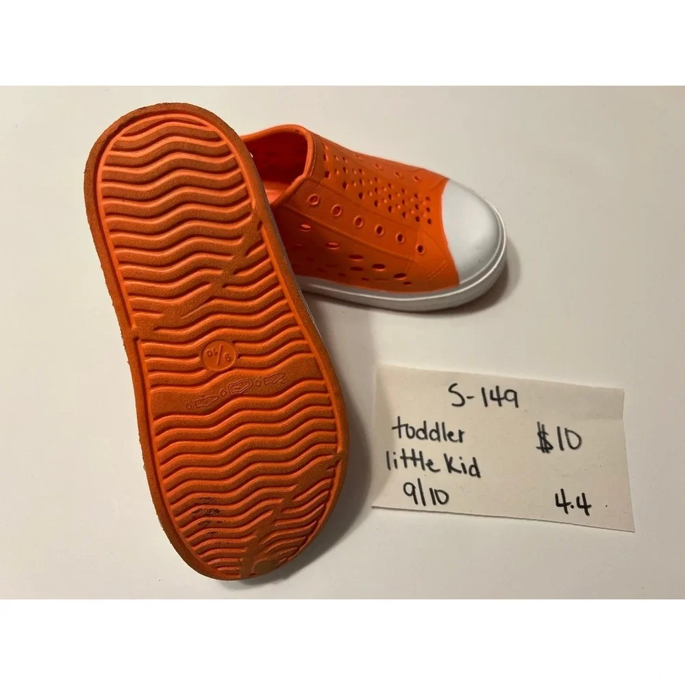 Kids size‎ 9/10 shoes (s-149)